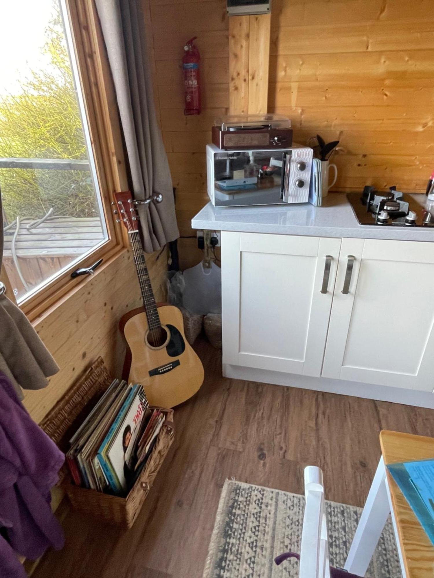 Cosy Cabin In Annie'S Meadow West Meon Exteriér fotografie